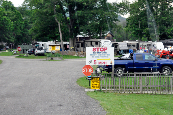 stop and register sign